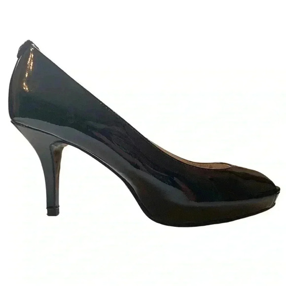 Michael Kors, peep toe patent leather shoe, 3” heel and a 1” hidden pla… - Picture 1 of 12